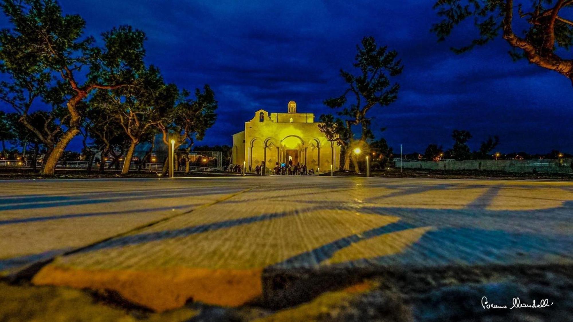 Ca Del Centro Aparthotel Manfredonia Buitenkant foto