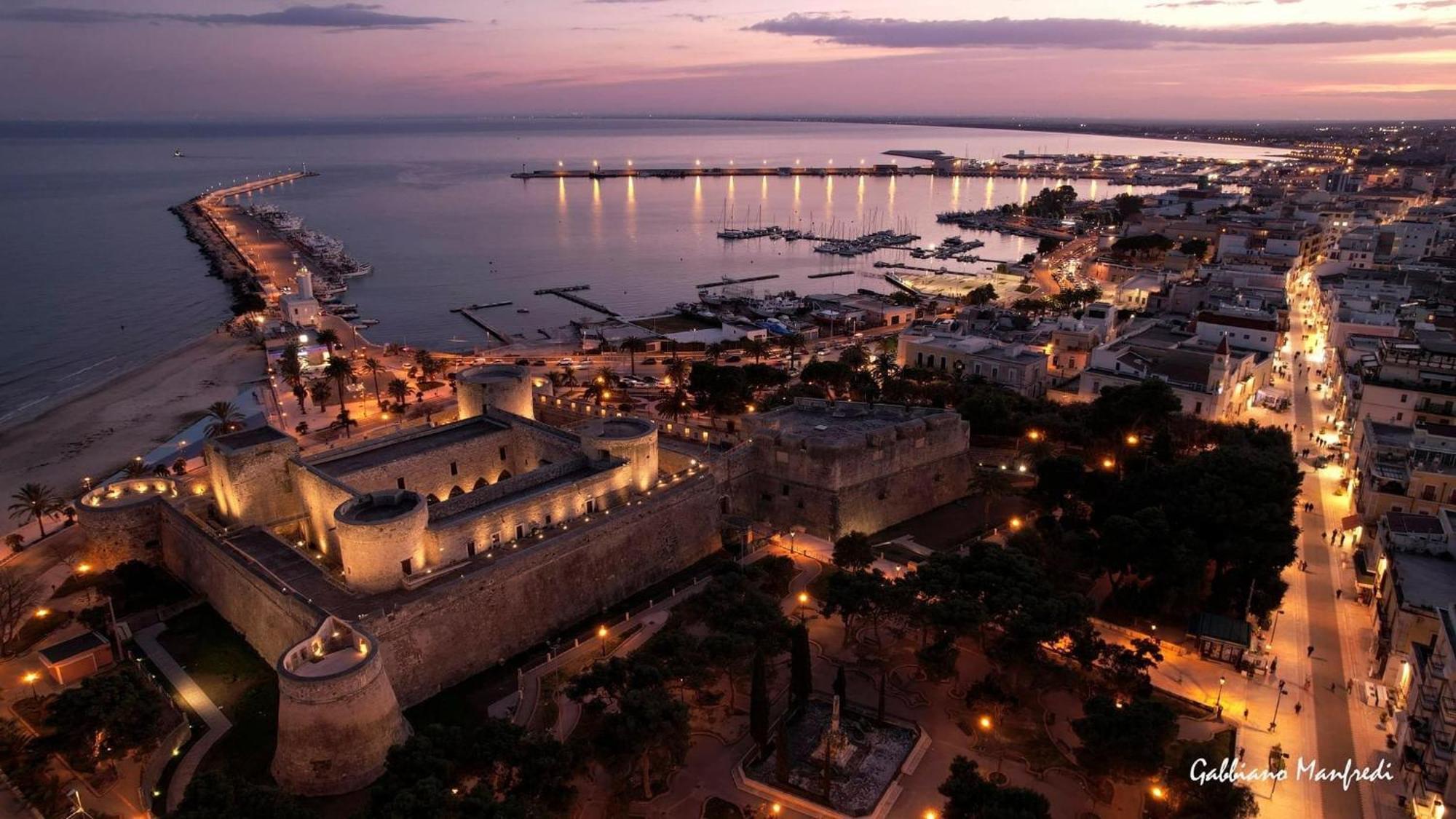 Ca Del Centro Aparthotel Manfredonia Buitenkant foto