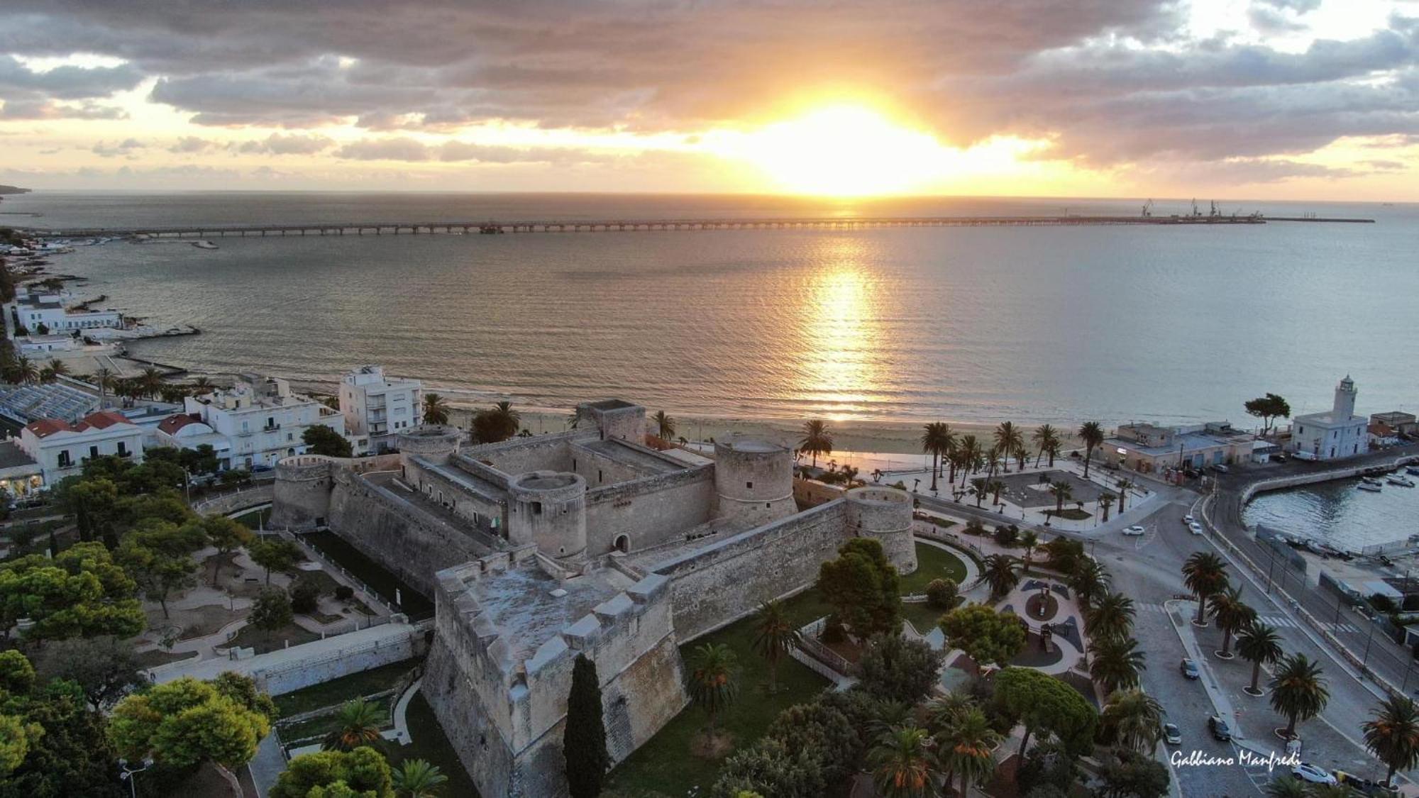Ca Del Centro Aparthotel Manfredonia Buitenkant foto