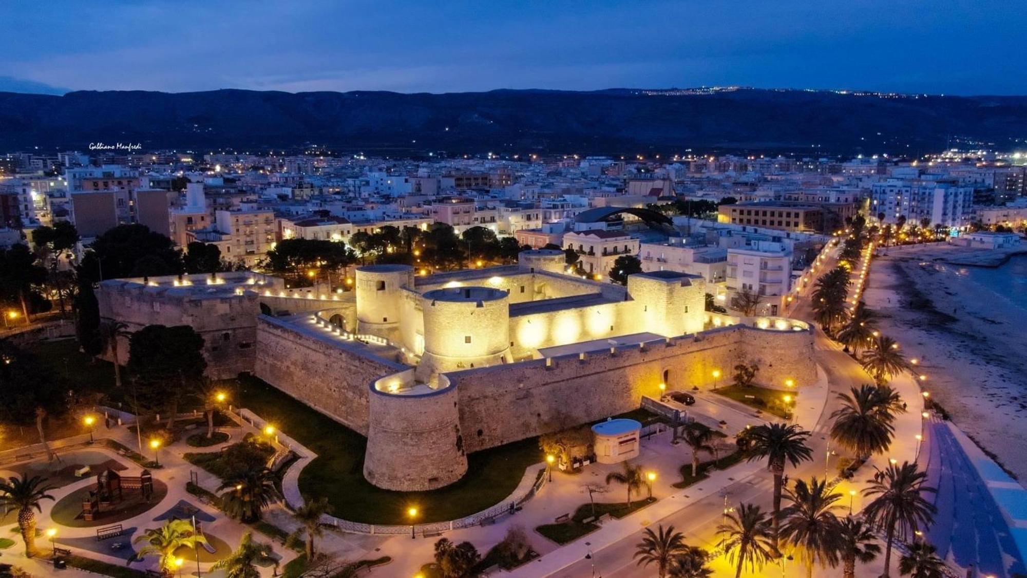 Ca Del Centro Aparthotel Manfredonia Buitenkant foto