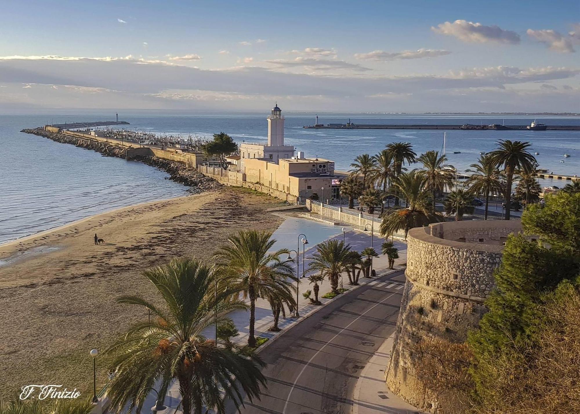 Ca Del Centro Aparthotel Manfredonia Buitenkant foto