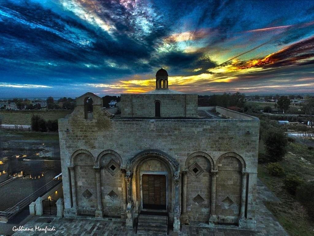 Ca Del Centro Aparthotel Manfredonia Buitenkant foto