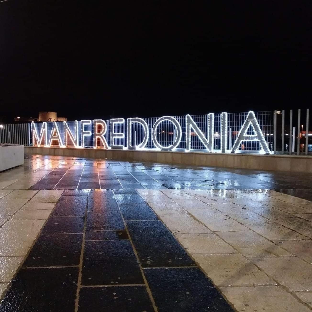 Ca Del Centro Aparthotel Manfredonia Buitenkant foto